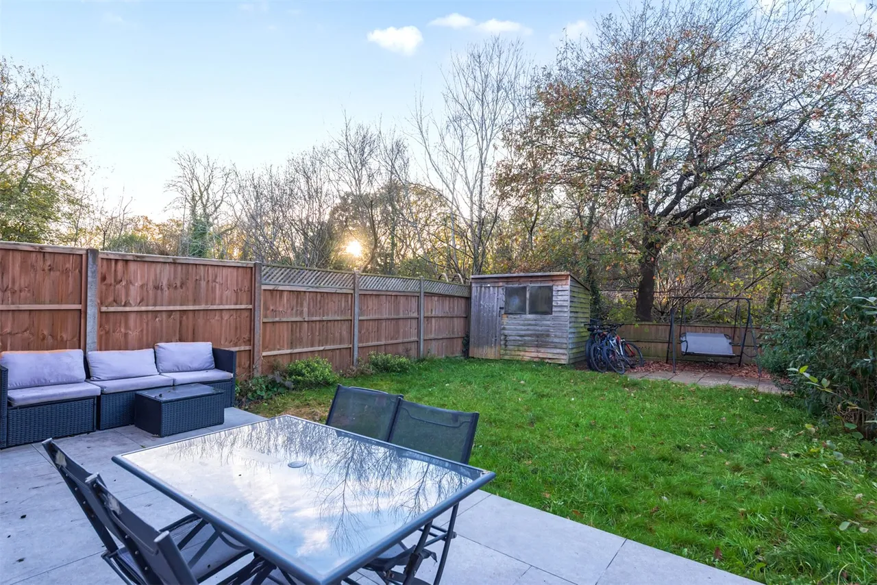 Oaklea, Ash Vale, Guildford, Surrey, GU12 5HP, photo 2