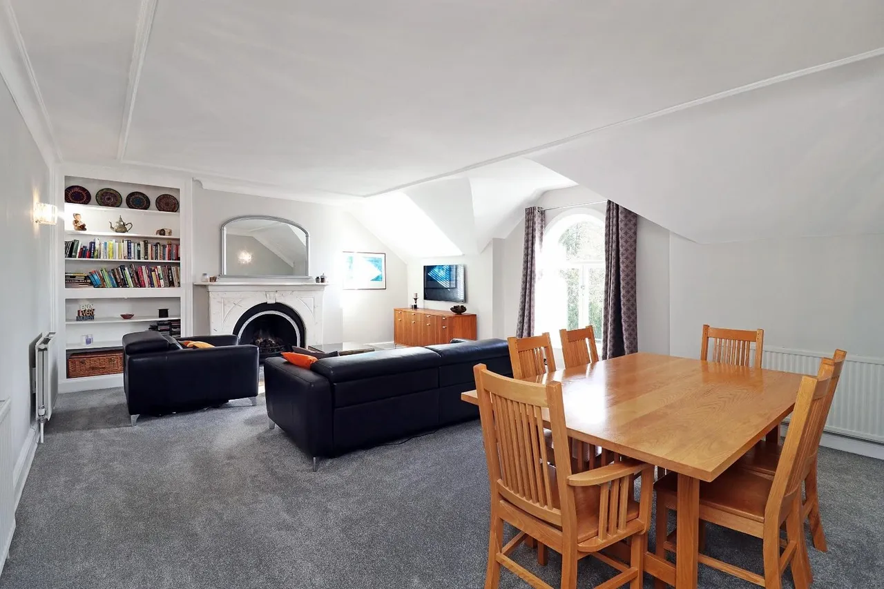 Groby Road, Altrincham, Cheshire WA14 2BJ, photo 2