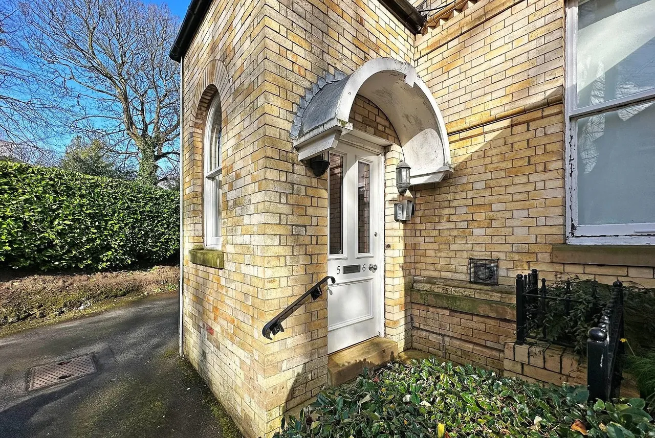 Groby Road, Altrincham, Cheshire WA14 2BJ, photo 39