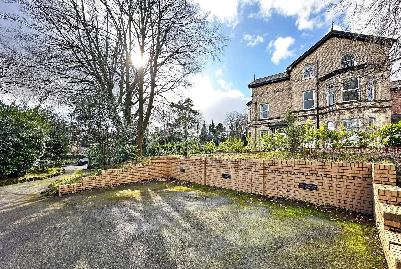 Groby Road, Altrincham, Cheshire WA14 2BJ, photo 36