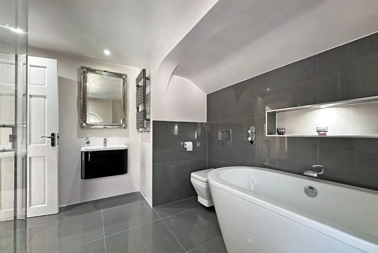 Groby Road, Altrincham, Cheshire WA14 2BJ, photo 30