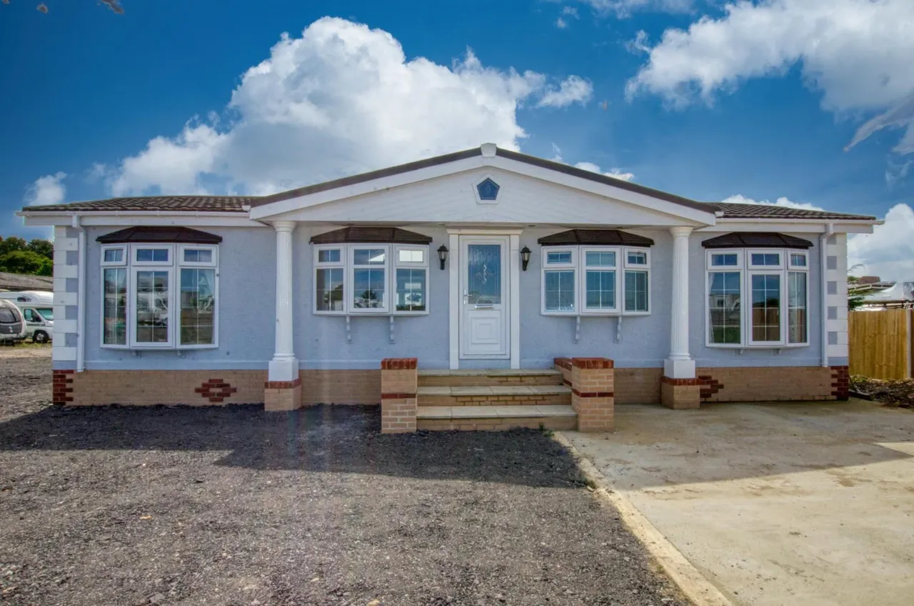 2 bed flat for sale — Grange Road, Bursledon, Southampton, SO31 8GD