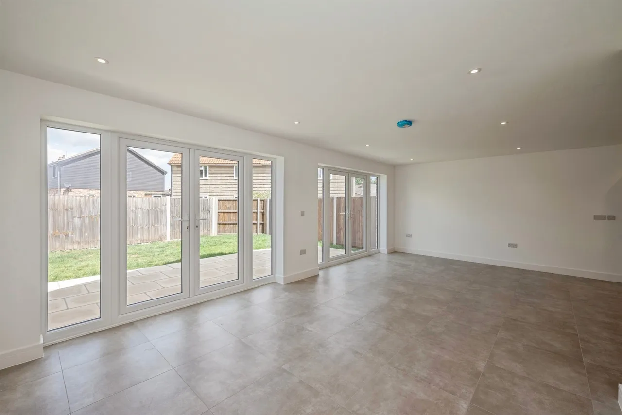 Sutton Crescent, Freethorpe, NR13, photo 8