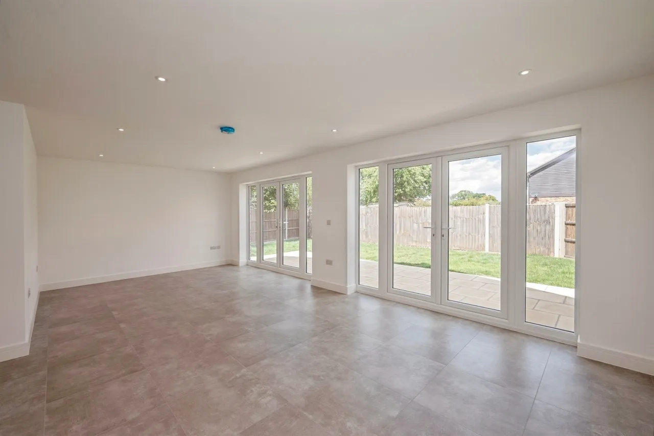Sutton Crescent, Freethorpe, NR13, photo 7