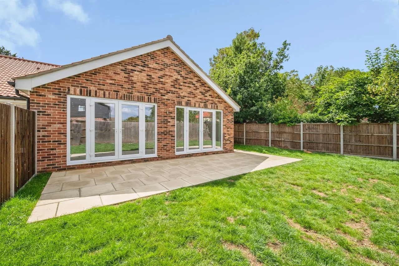 Sutton Crescent, Freethorpe, NR13, photo 17