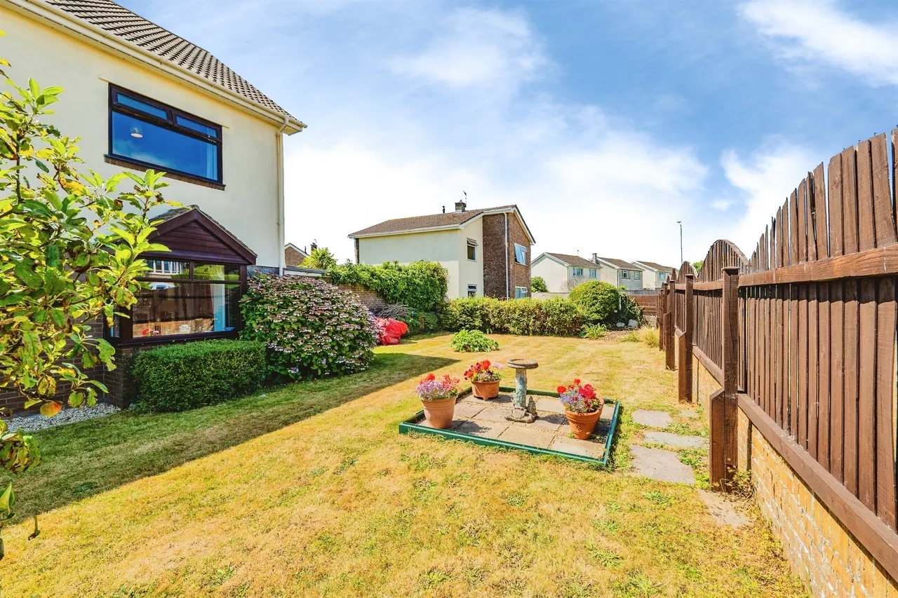 Flatholme Way, Porthcawl, CF36, photo 25
