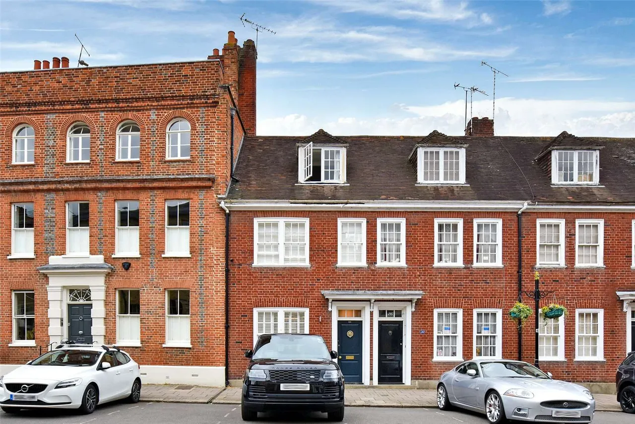 3 bed house to rent — Park Street, Windsor, Berkshire, SL4 1LB