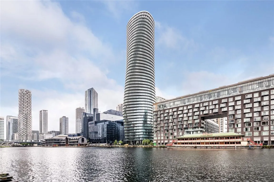 Crossharbour Plaza, Canary Wharf, photo 18