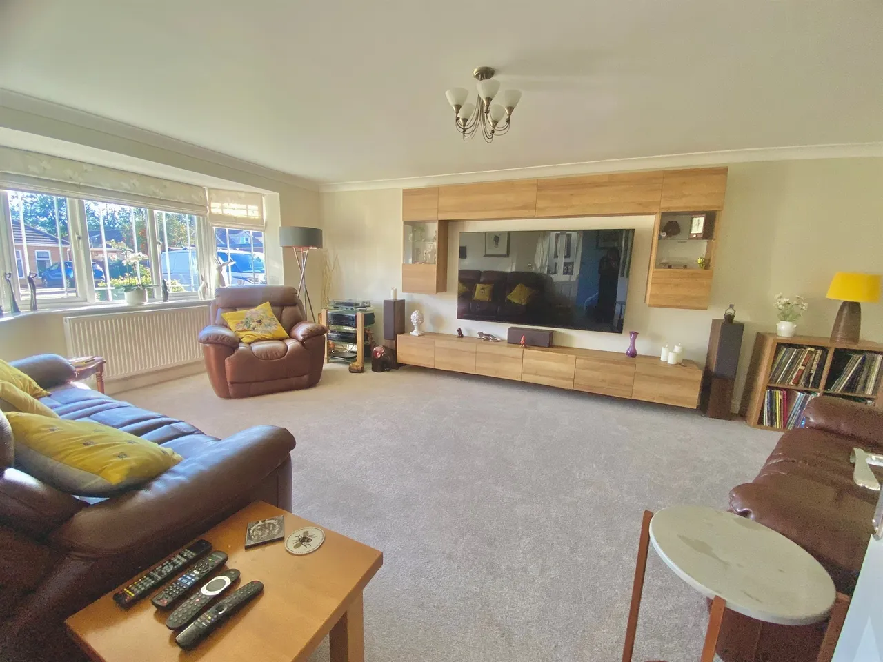 Shaftesbury Avenue, March, PE15, photo 6