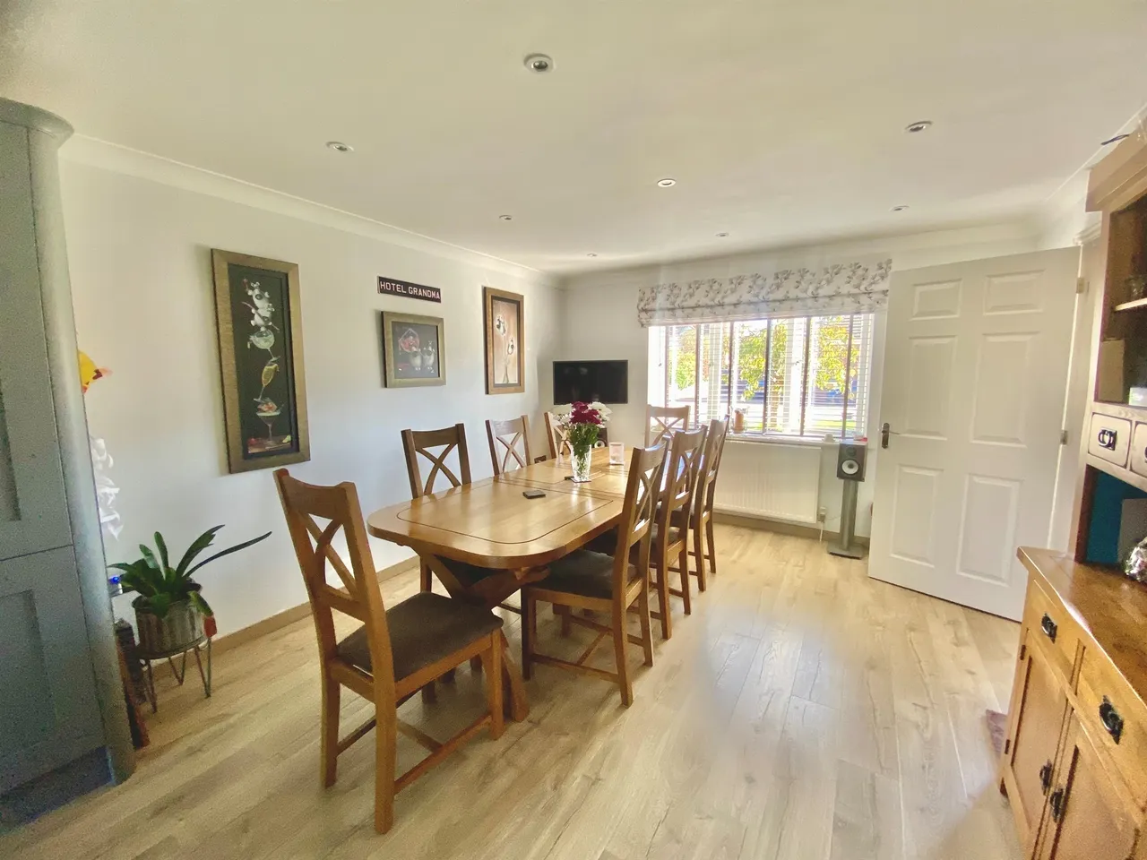 Shaftesbury Avenue, March, PE15, photo 5