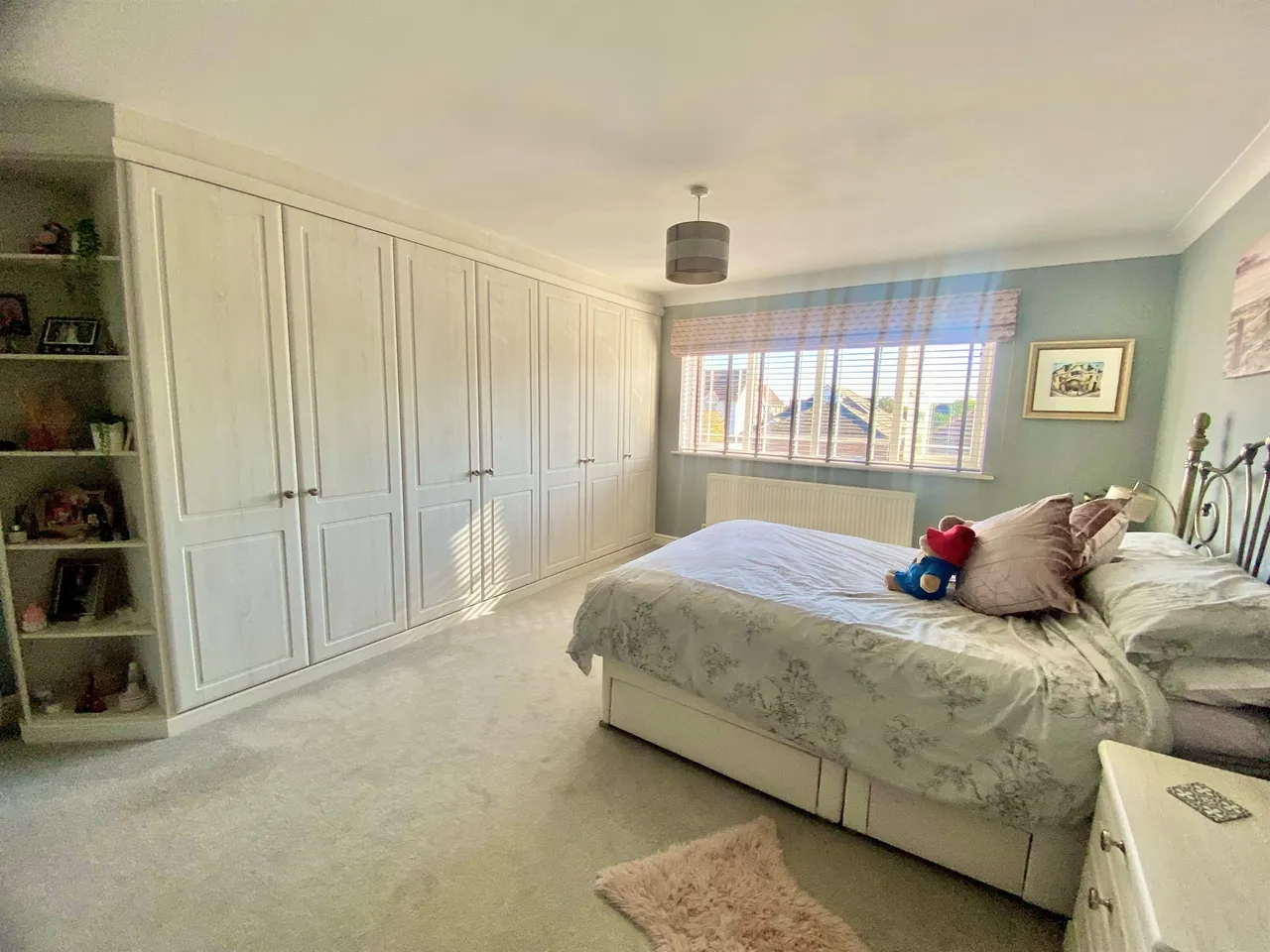 Shaftesbury Avenue, March, PE15, photo 10