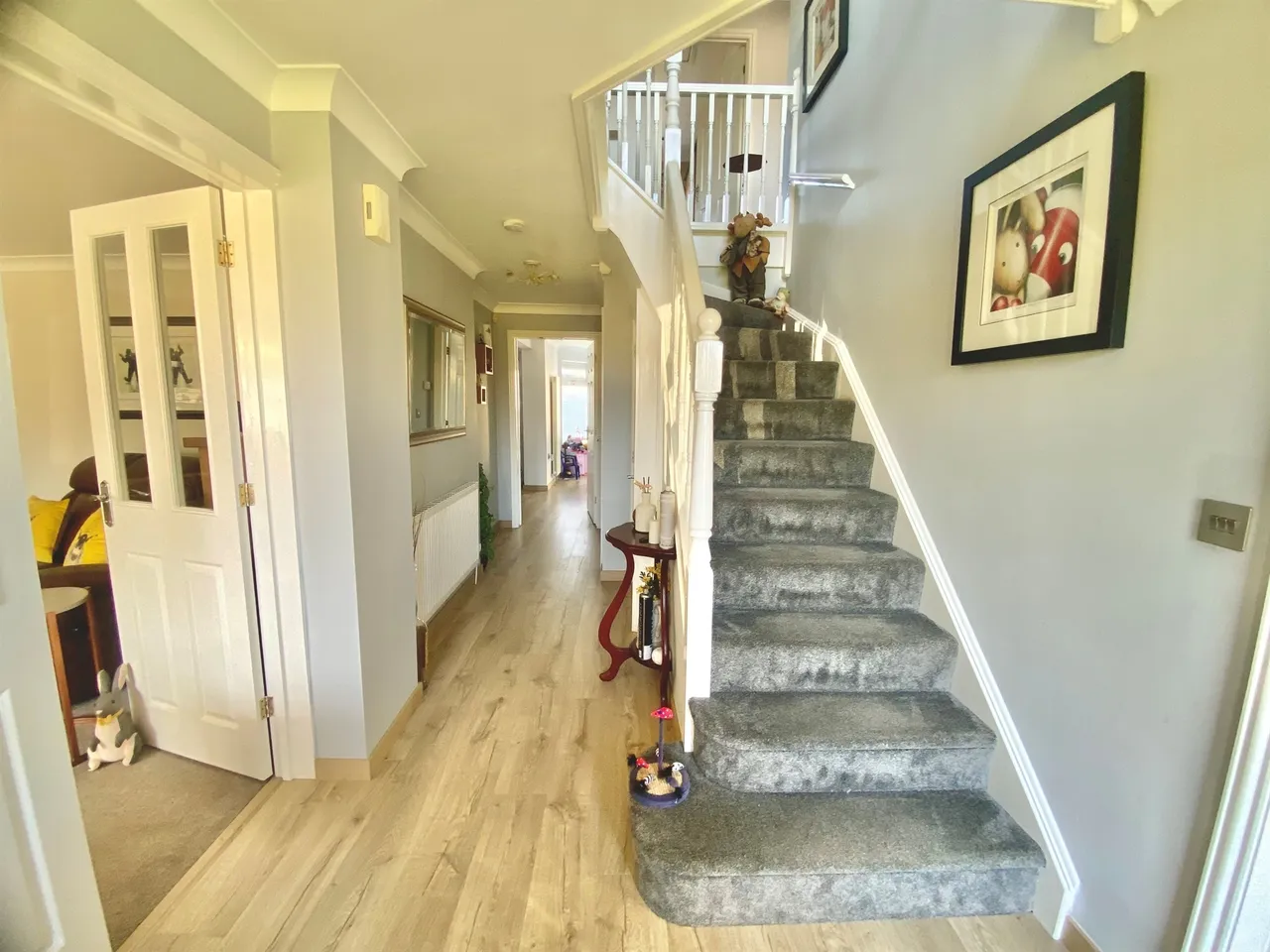 Shaftesbury Avenue, March, PE15, photo 7