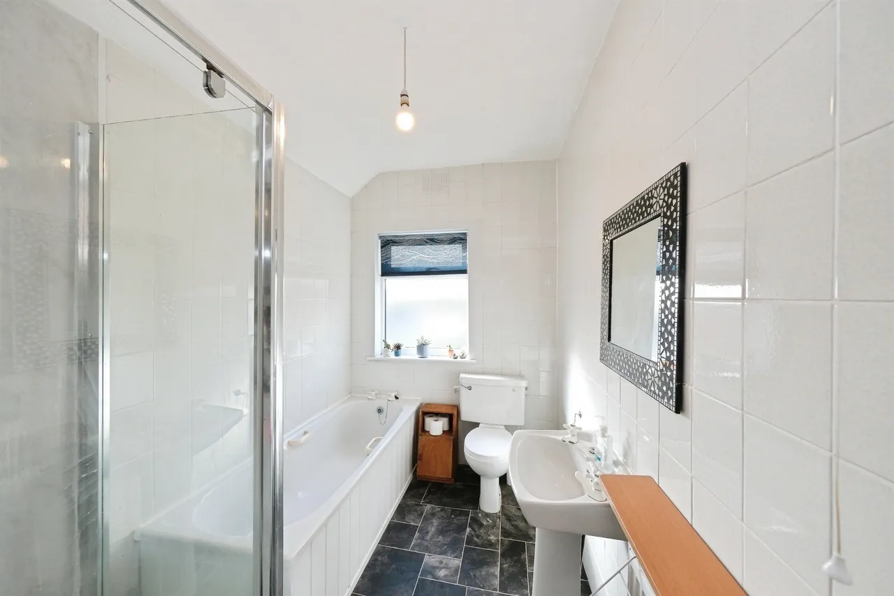 Lower Grove Road, Chesterfield, S40, photo 3