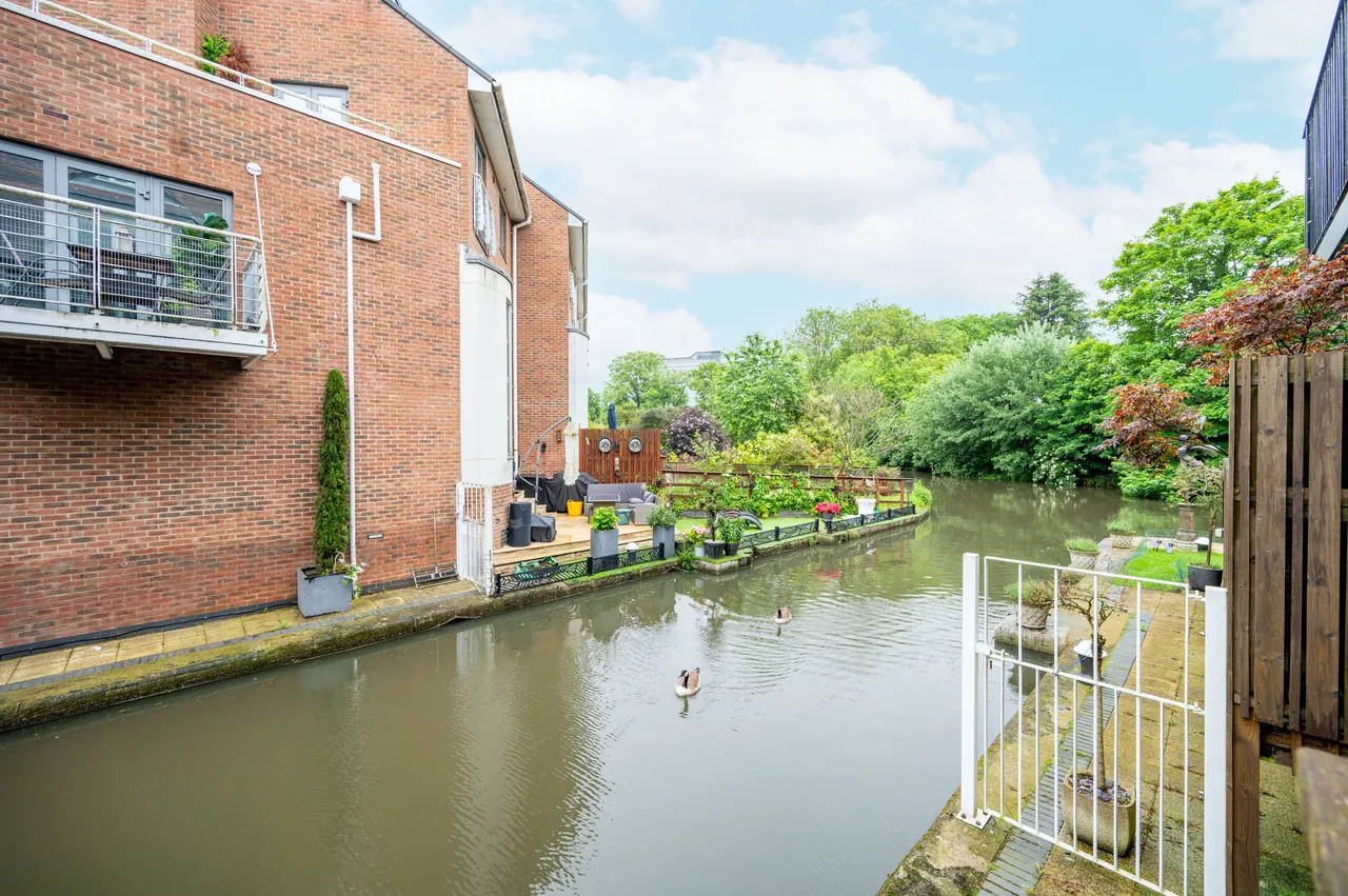 2 Tallow Road, Brentford, photo 5