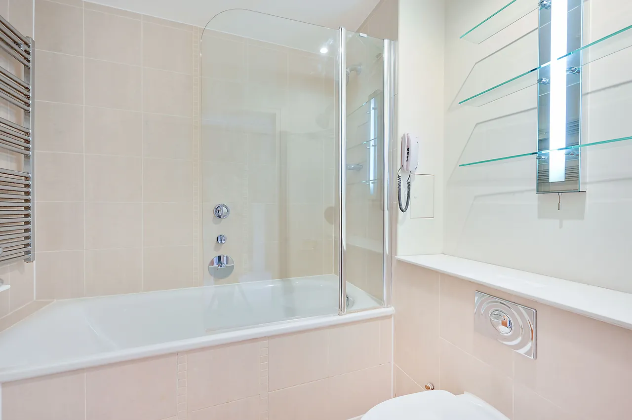2 Tallow Road, Brentford, photo 9