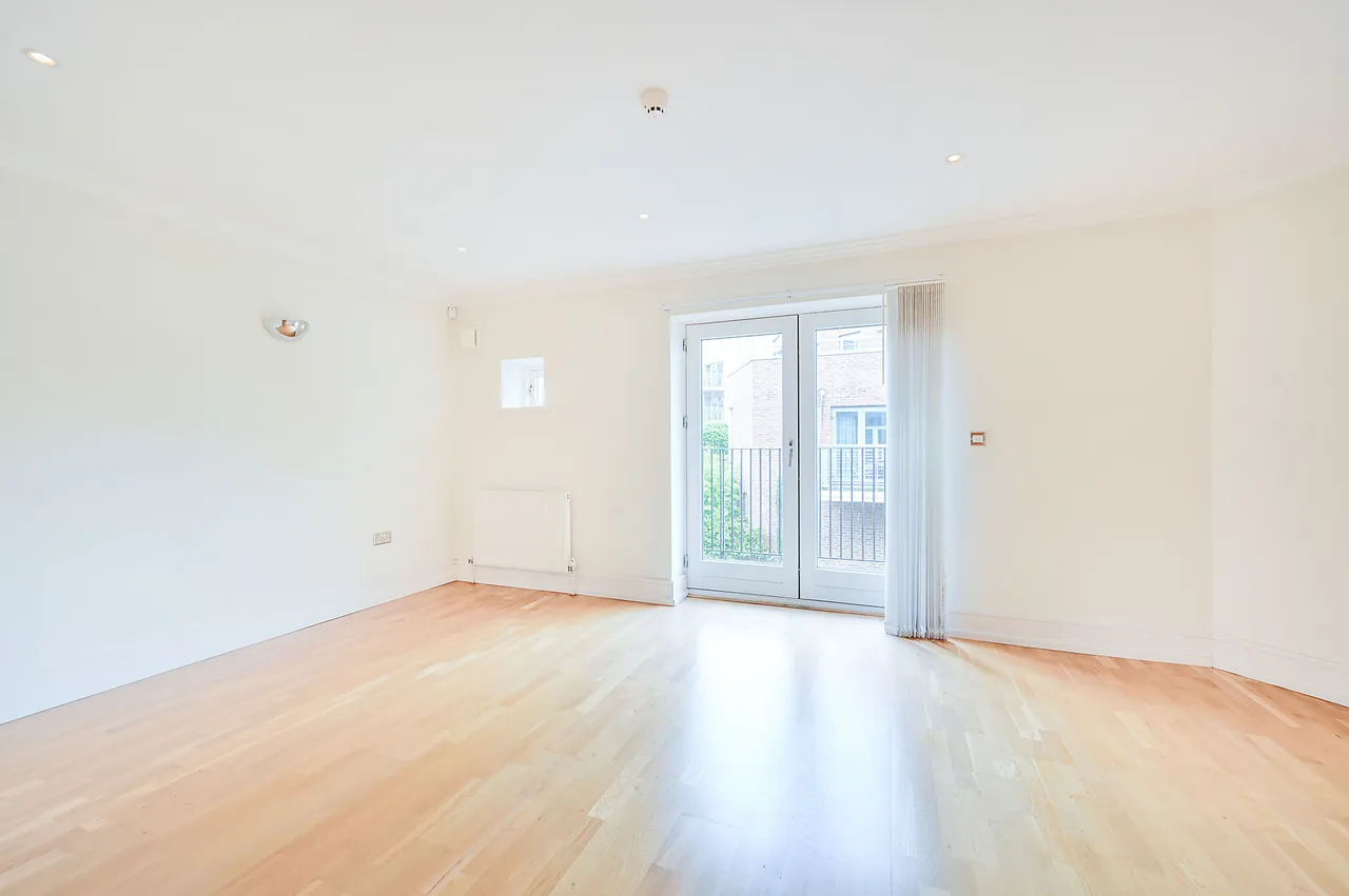 2 Tallow Road, Brentford, photo 8