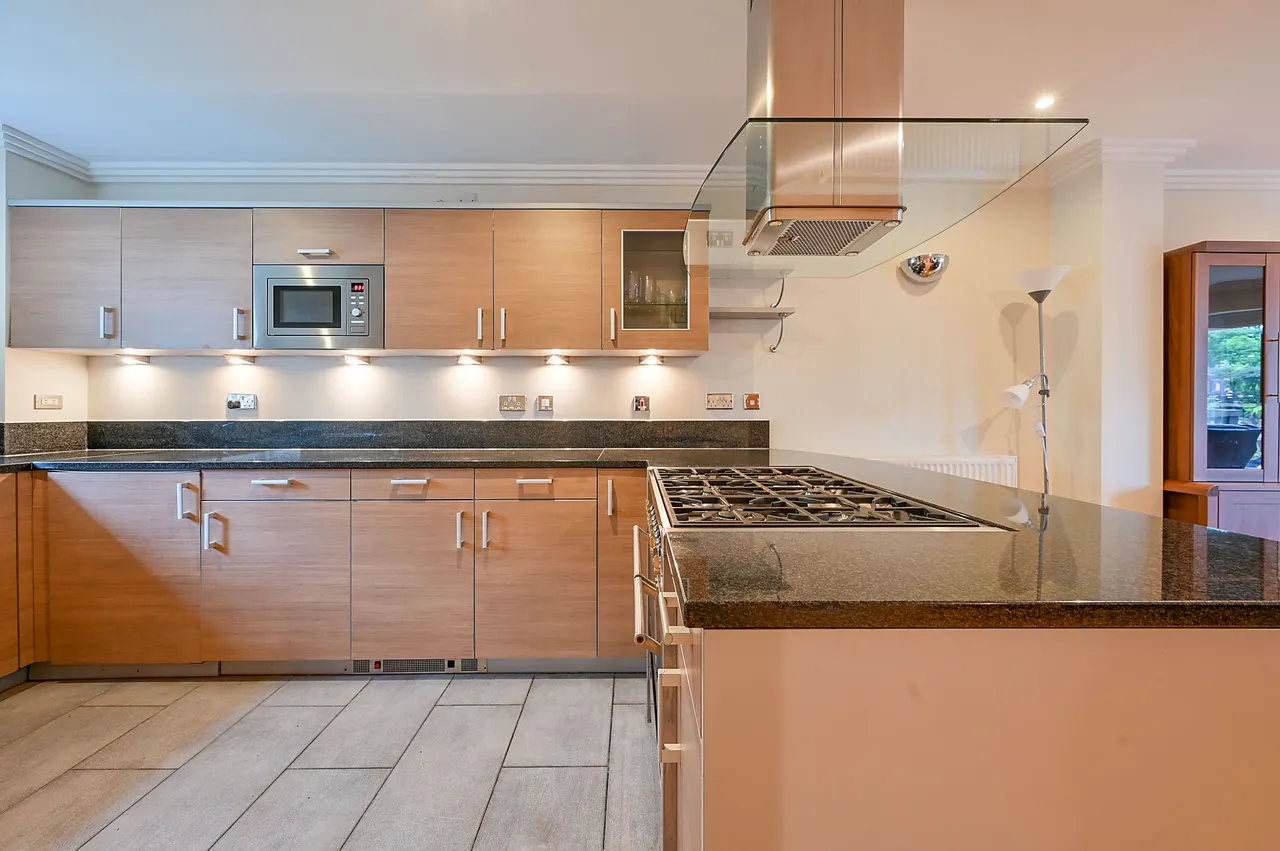 2 Tallow Road, Brentford, photo 6