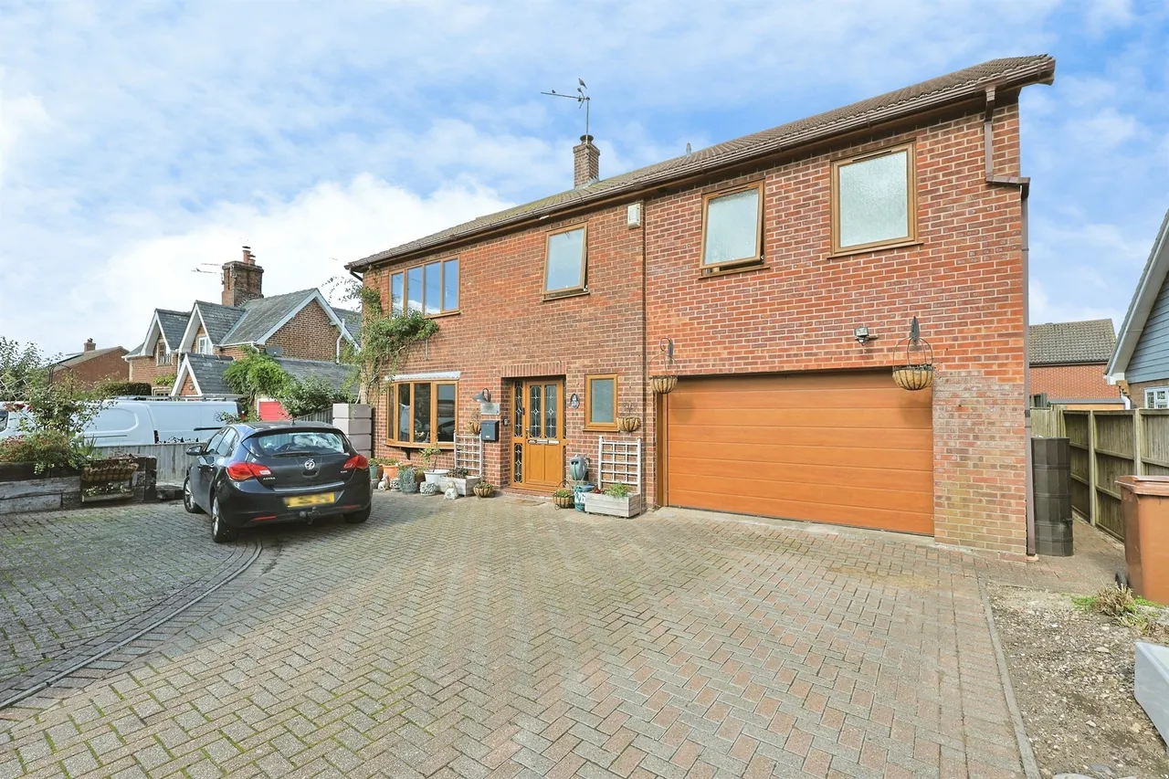 4 bed house for sale, The Common, Freethorpe, NR13