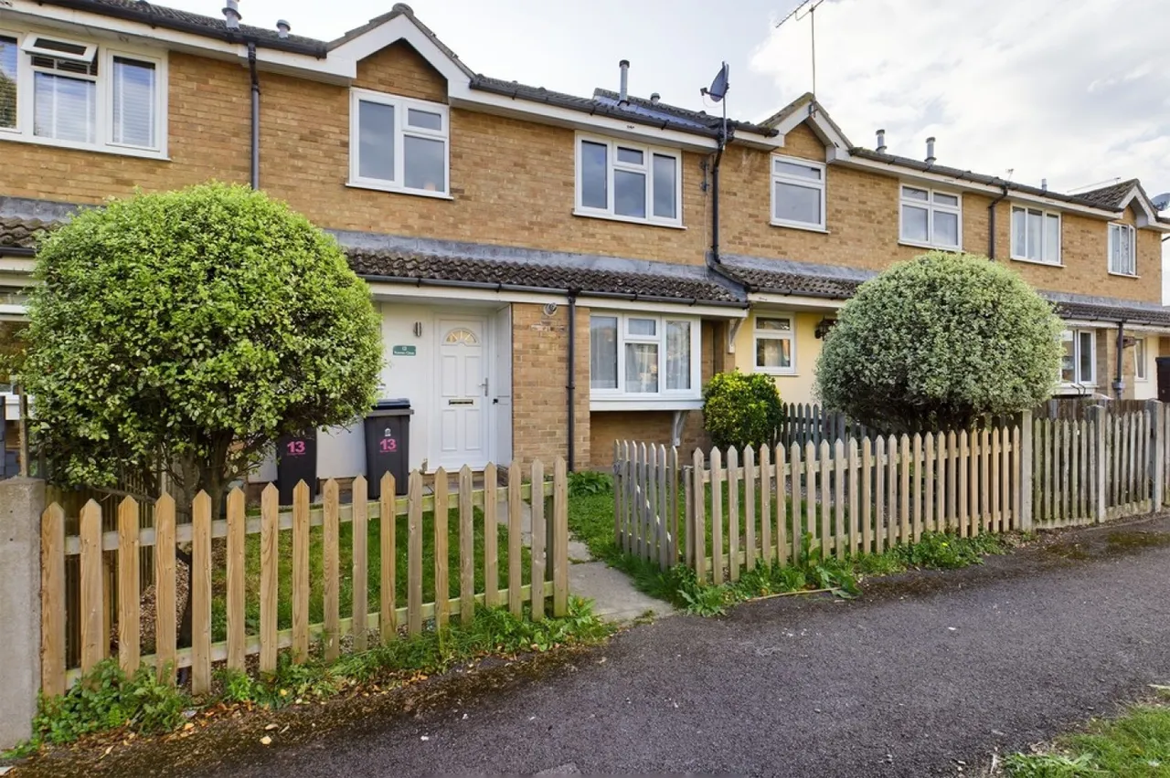 2 bed house to rent, Roman Close, Deal, CT14