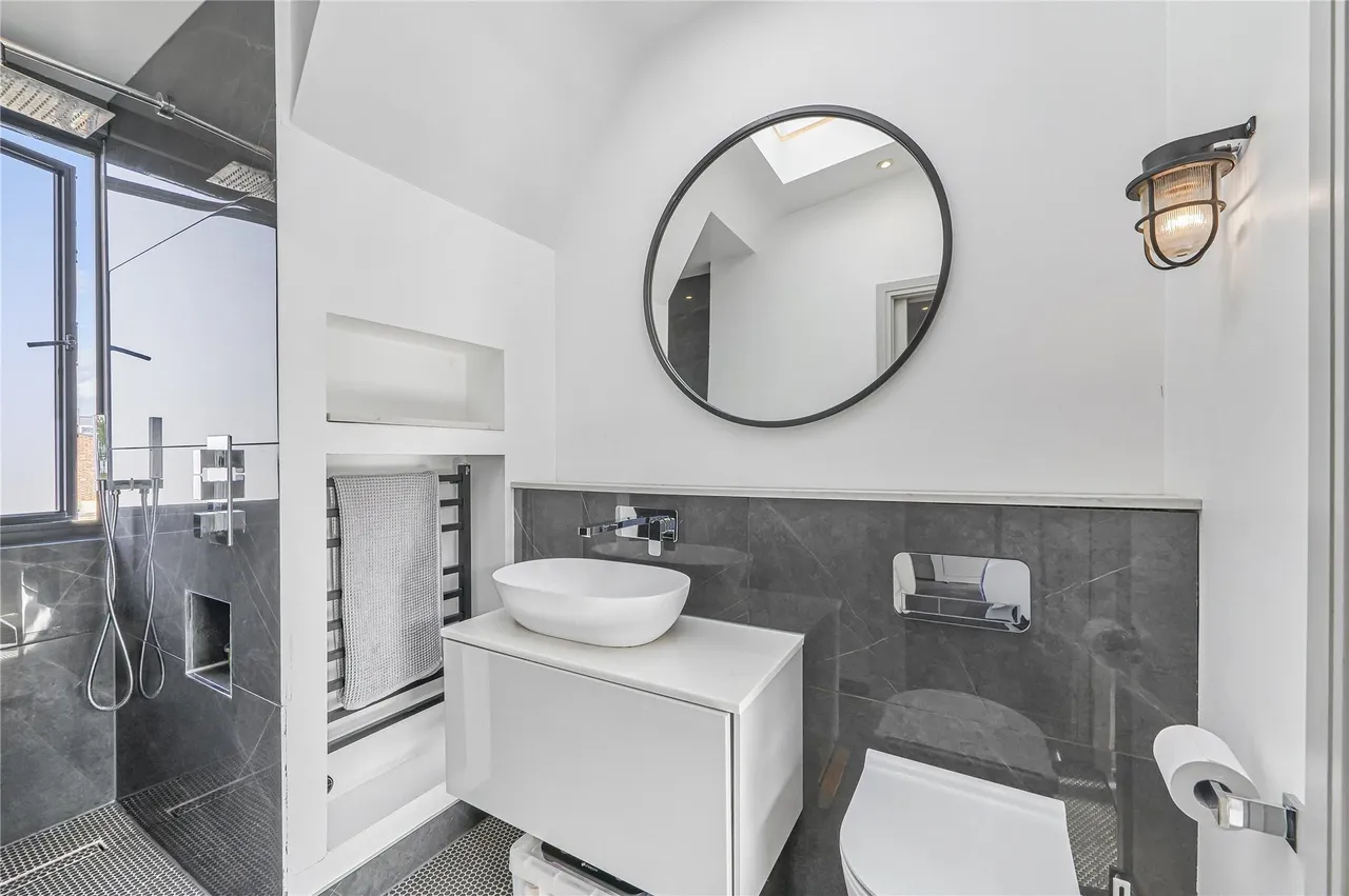 Fernlea Road, London, SW12, photo 13