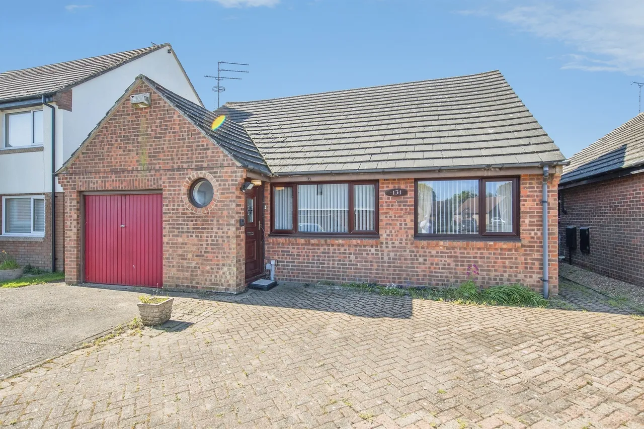 3 bed house for sale — Faulkeners Way, Trimley St. Mary, Felixstowe