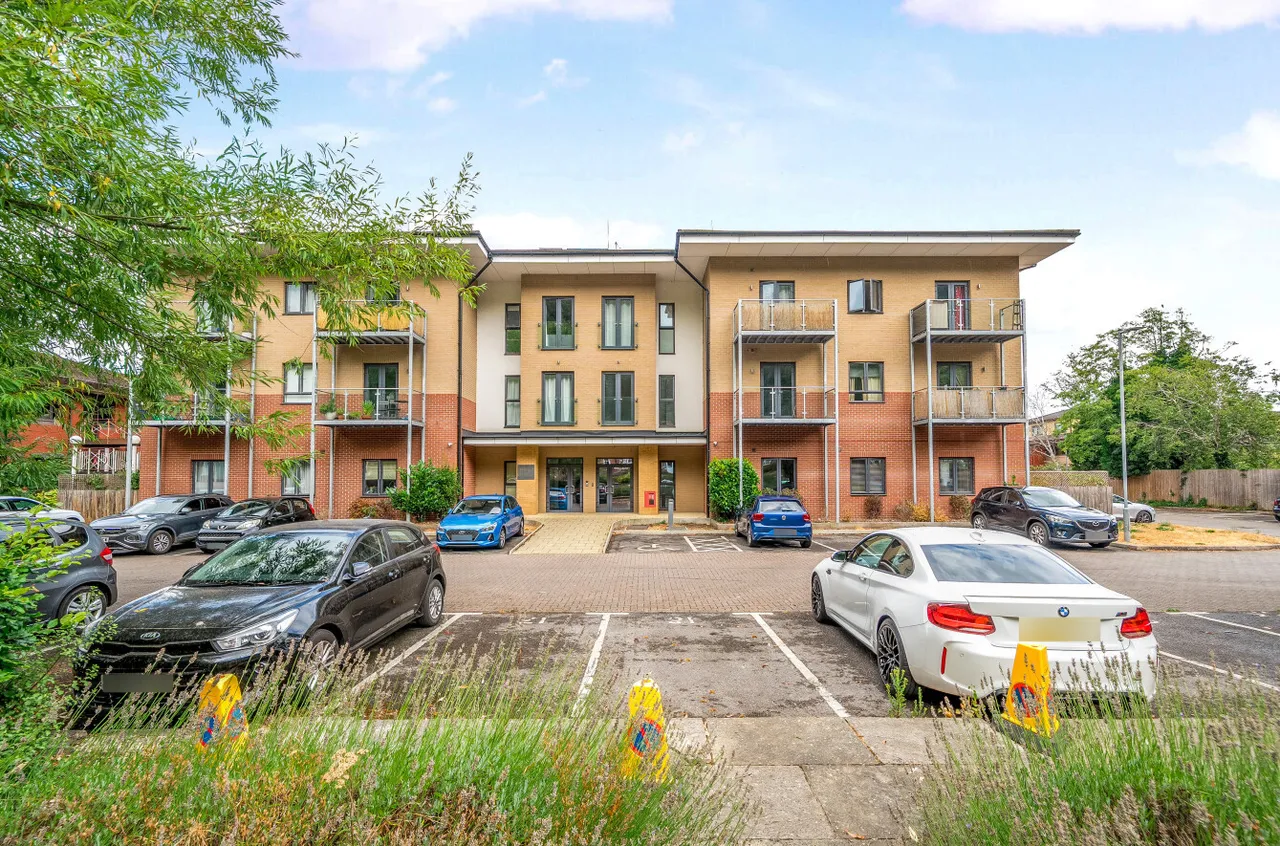 Catteshall Lane, Godalming, GU7, photo 21