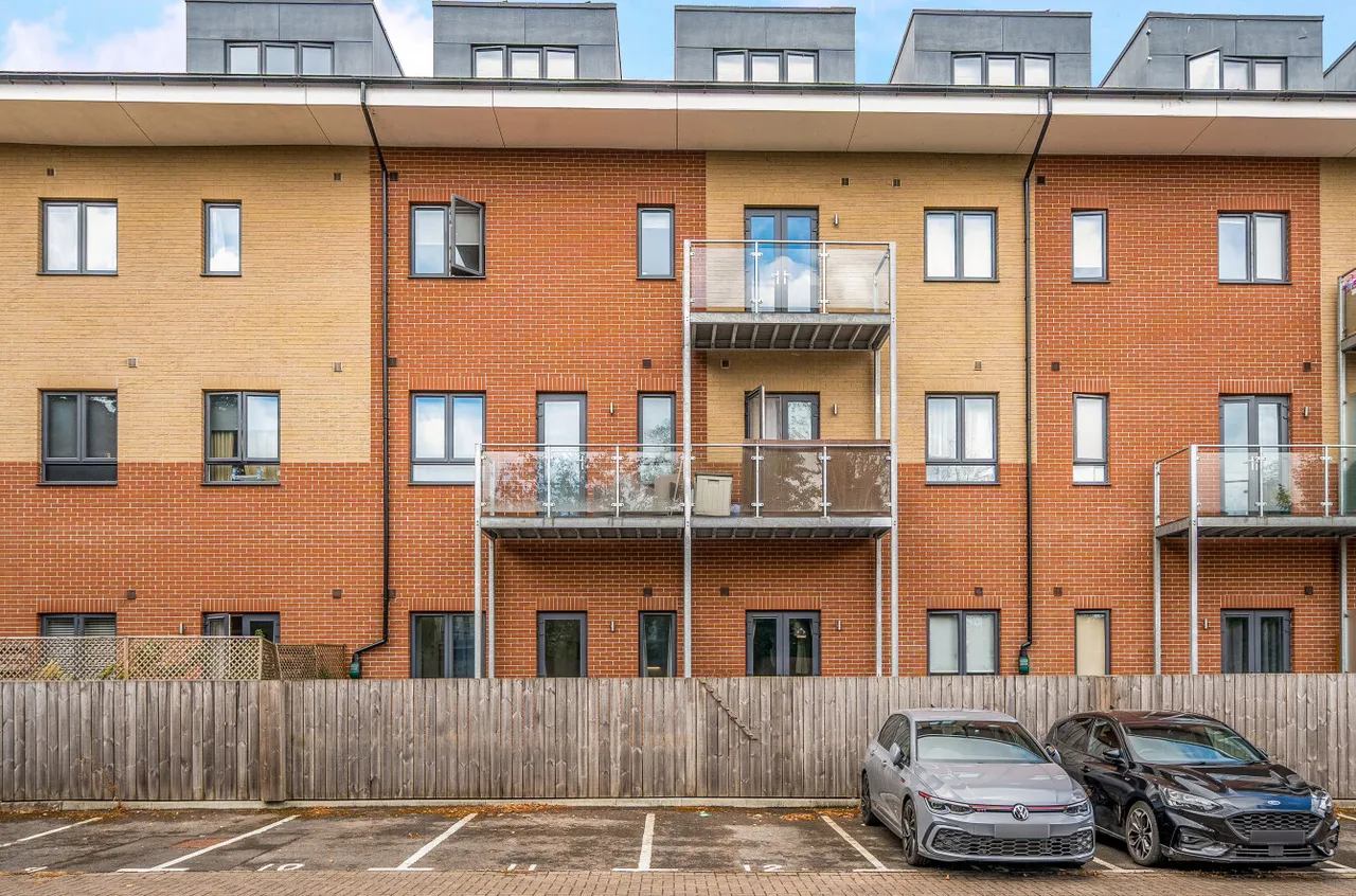 Catteshall Lane, Godalming, GU7, photo 19