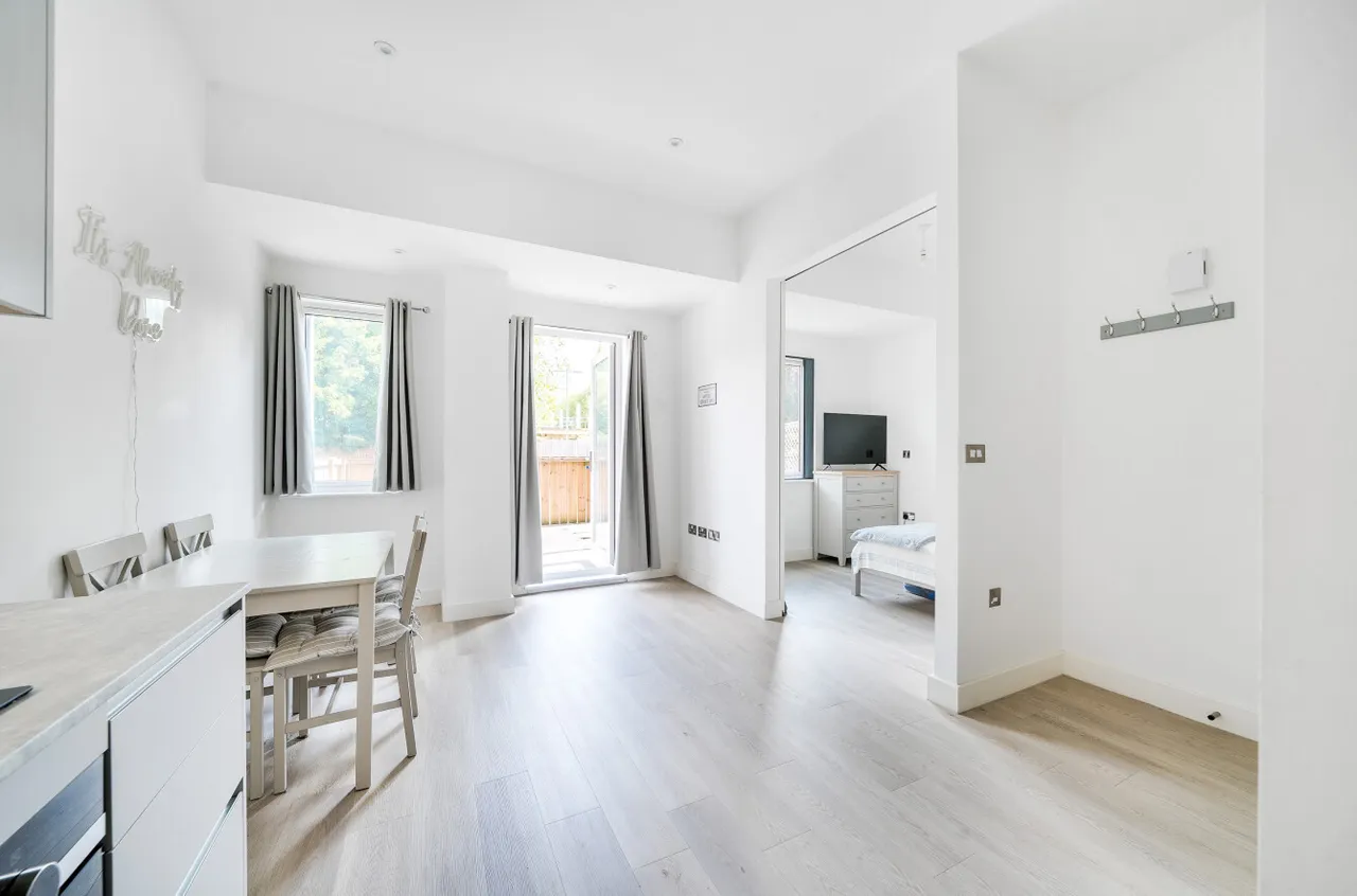 Catteshall Lane, Godalming, GU7, photo 15