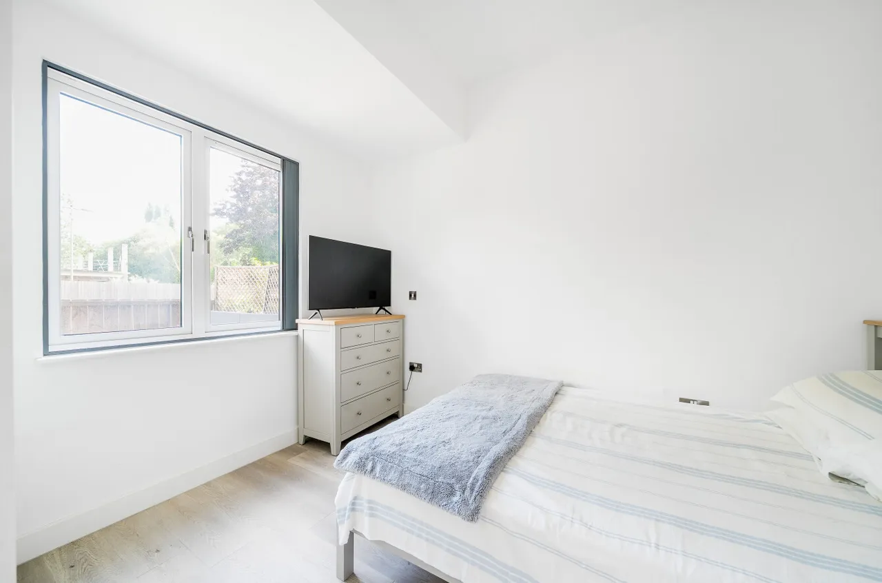 Catteshall Lane, Godalming, GU7, photo 12