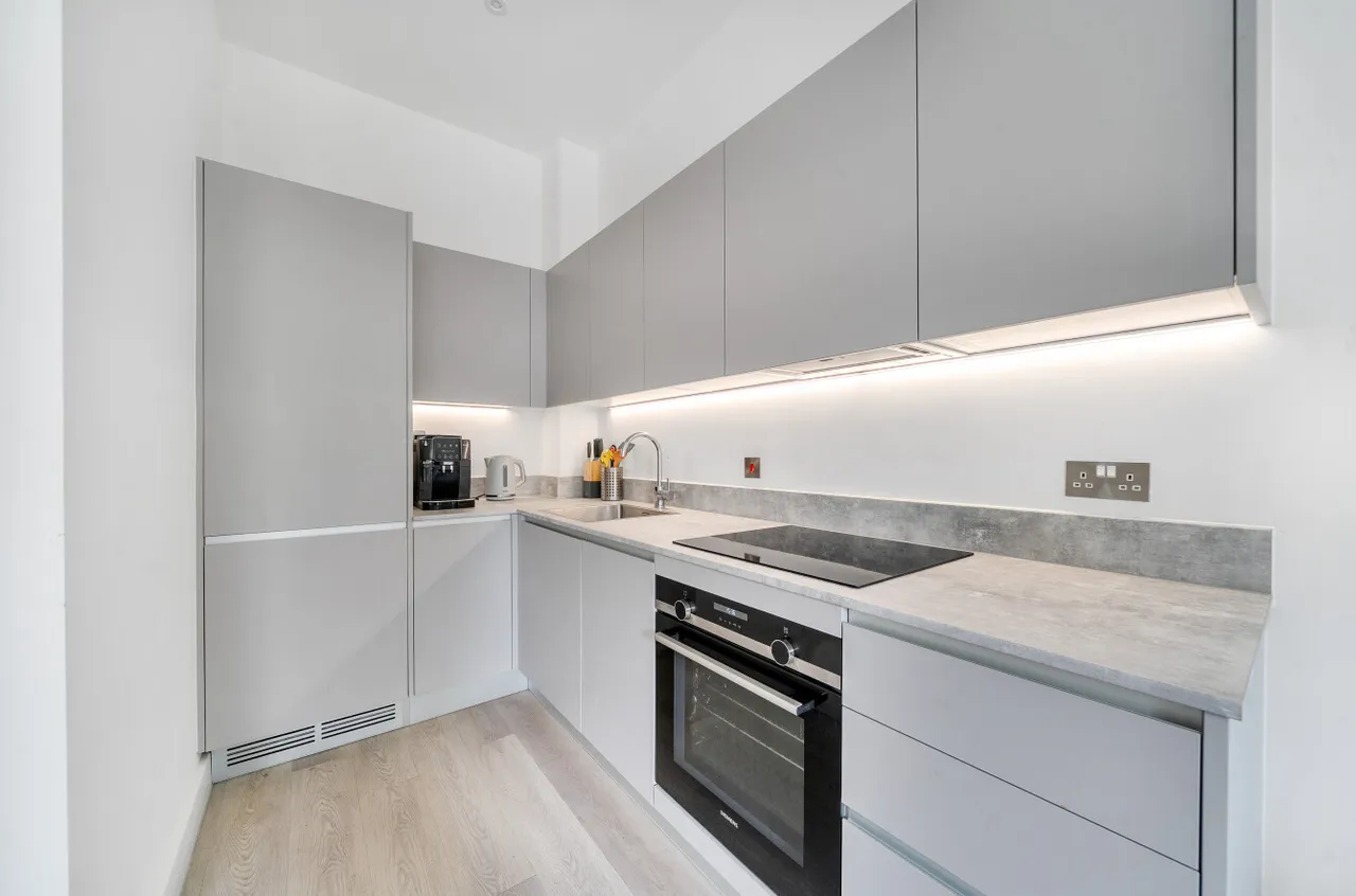 Catteshall Lane, Godalming, GU7, photo 2