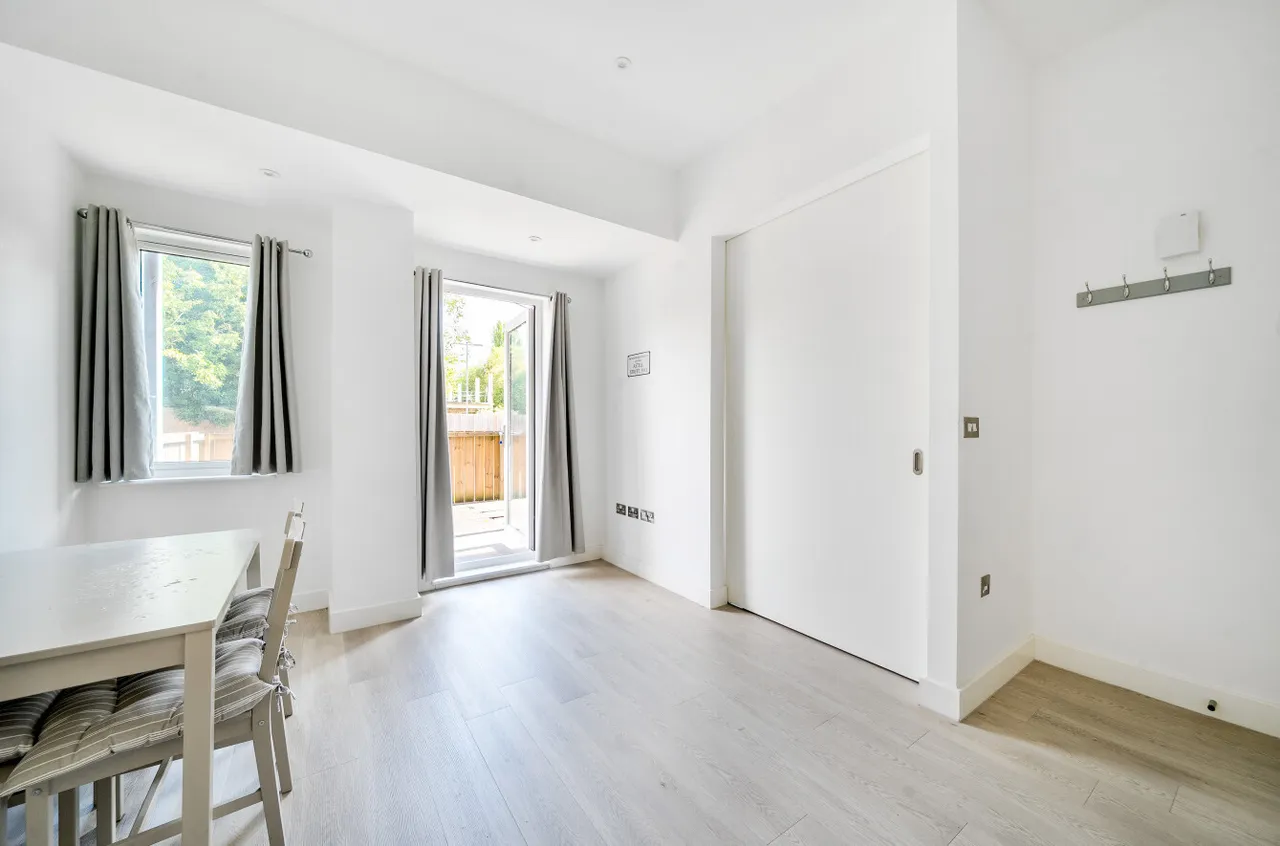Catteshall Lane, Godalming, GU7, photo 16