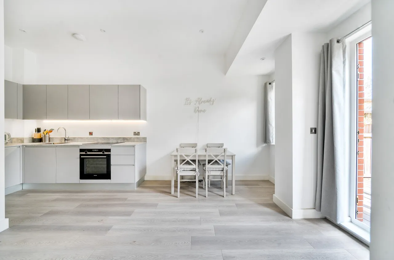 Catteshall Lane, Godalming, GU7, photo 9