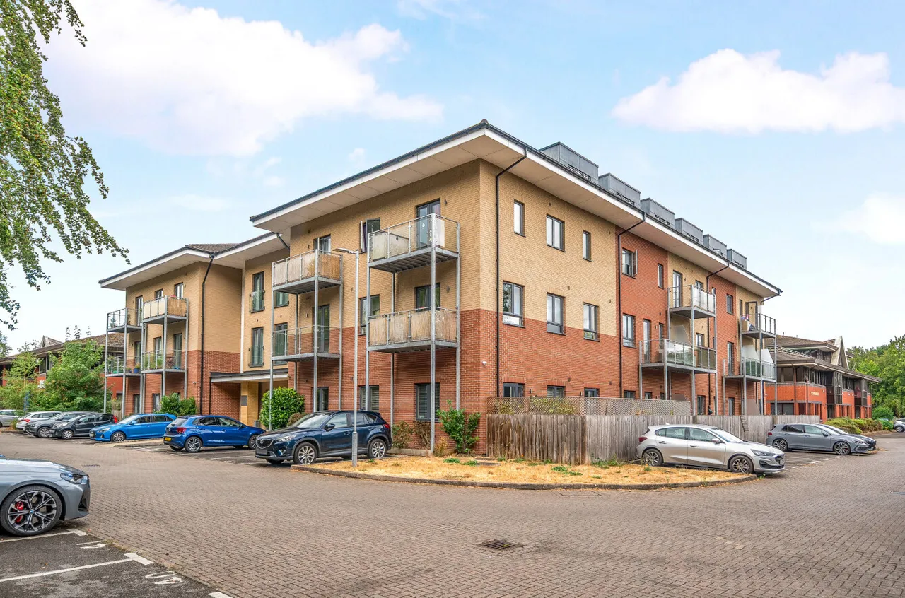 Catteshall Lane, Godalming, GU7, photo 20