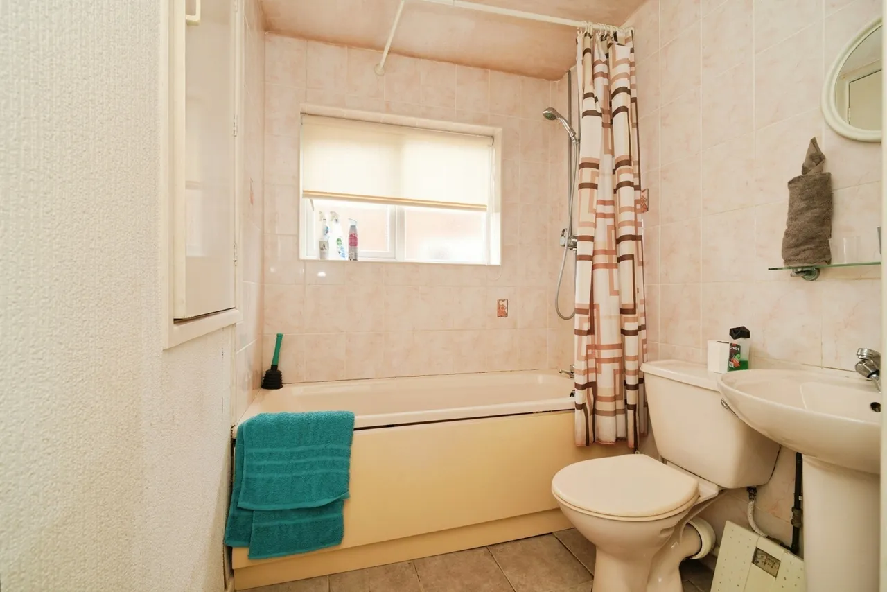 Kilsby Close, Lostock, BL6, photo 13