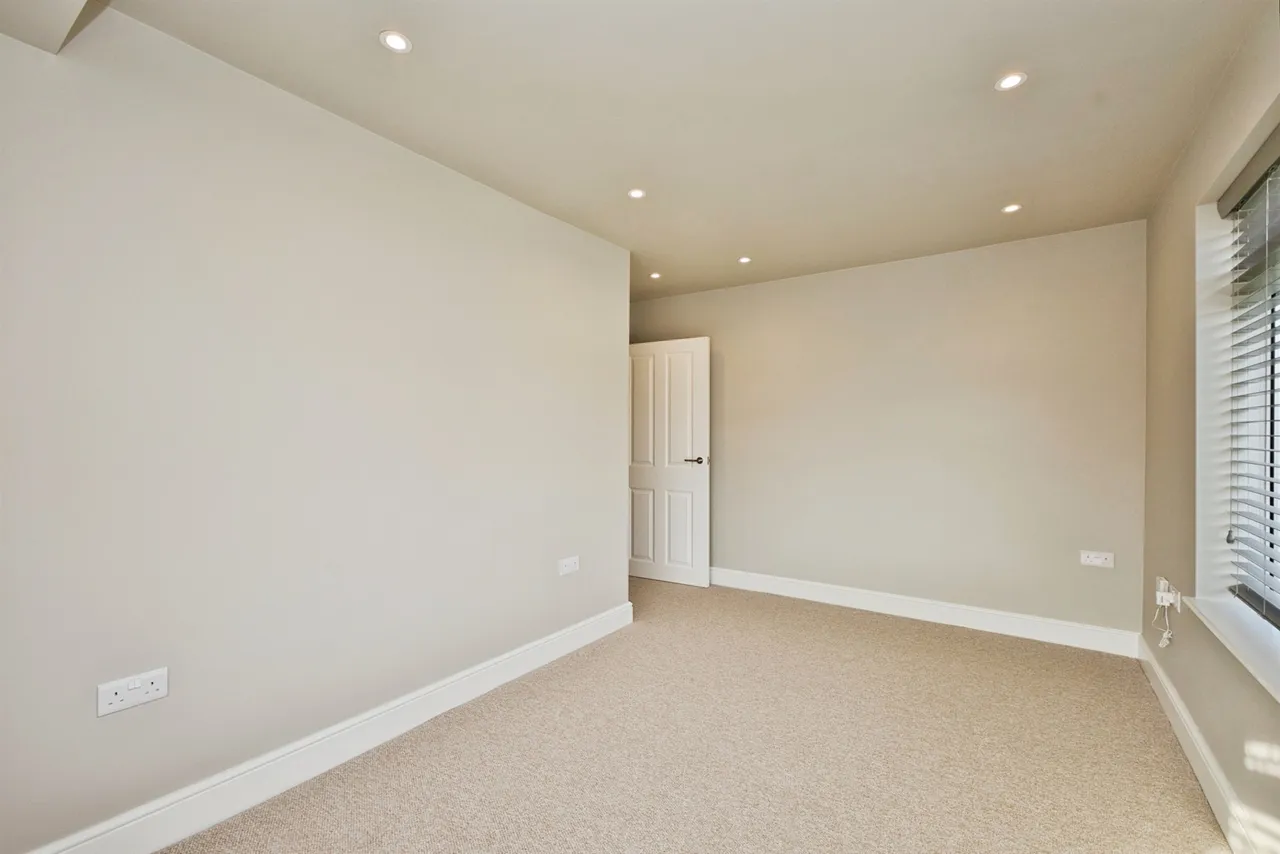 Blenheim Road, Yeovil, BA21, photo 13