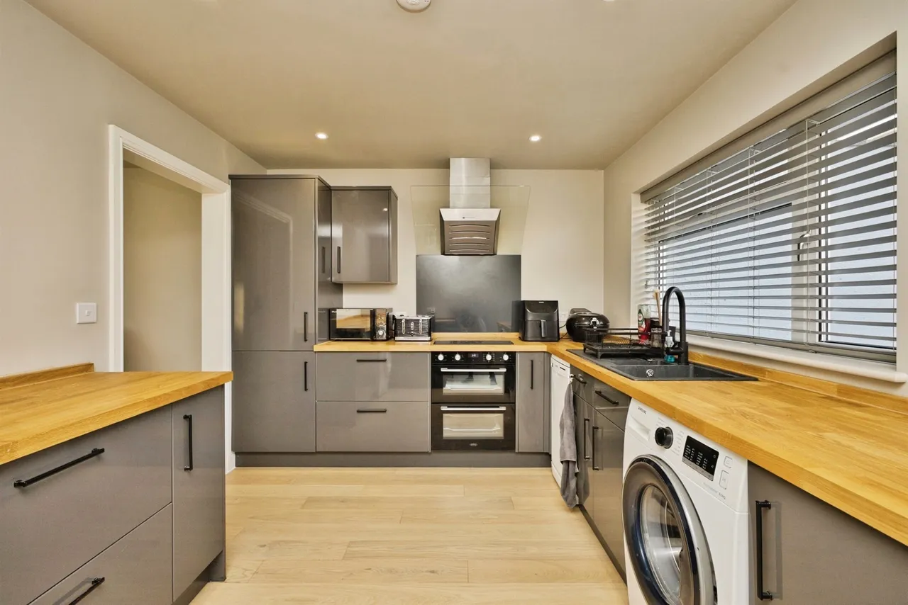 Blenheim Road, Yeovil, BA21, photo 5