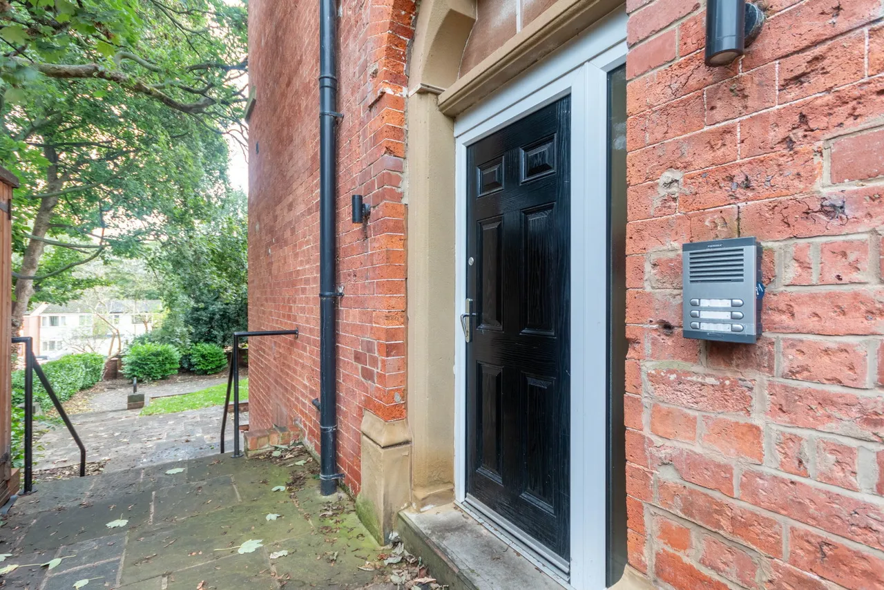 180 Chapeltown Road, Leeds, LS7 4HP, photo 2