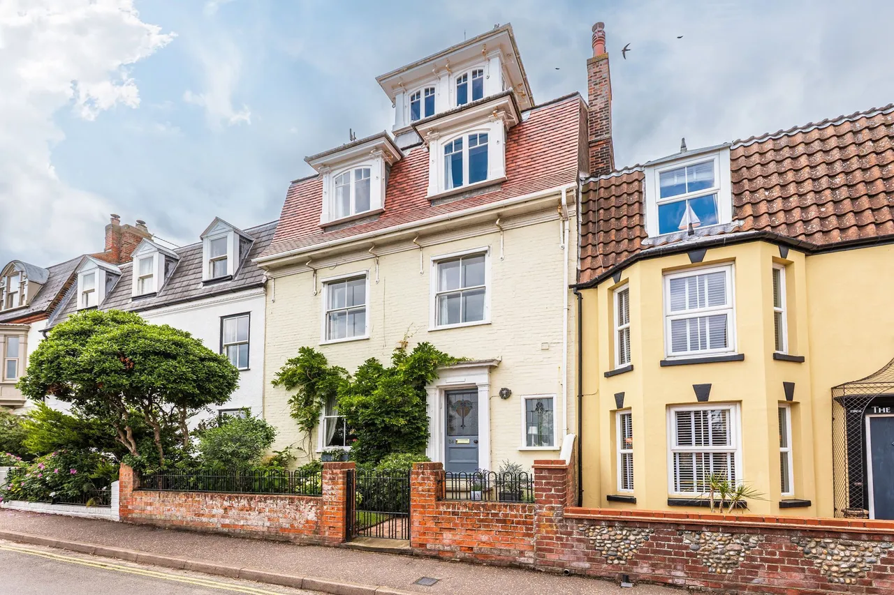 5 bed office for sale, Gorleston