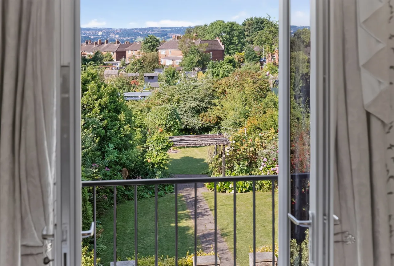 Broadgate Lane, Horsforth, LS18, photo 29