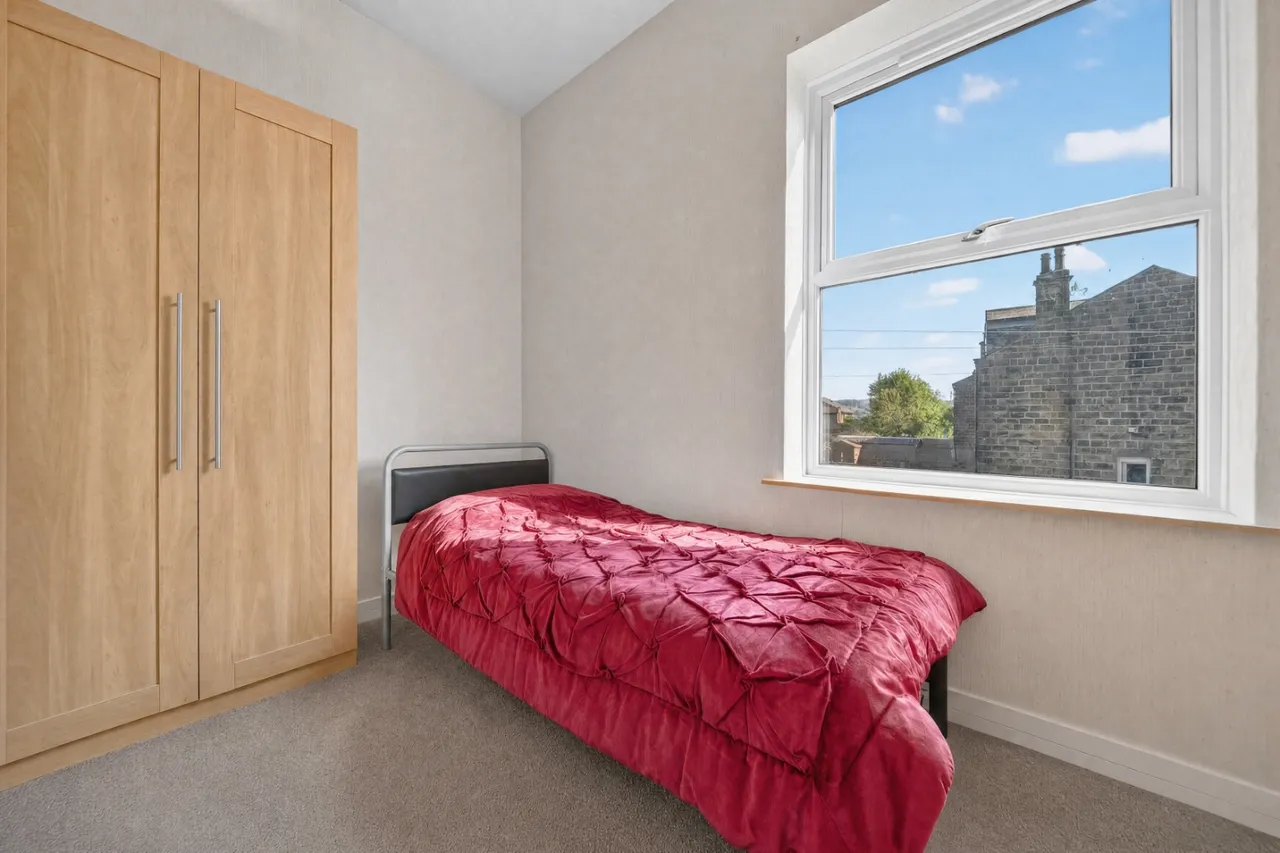 Broadgate Lane, Horsforth, LS18, photo 8