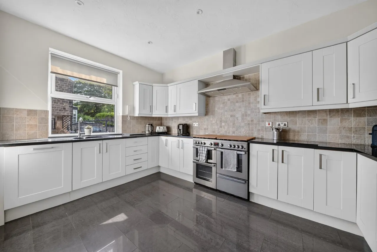 Broadgate Lane, Horsforth, LS18, photo 16