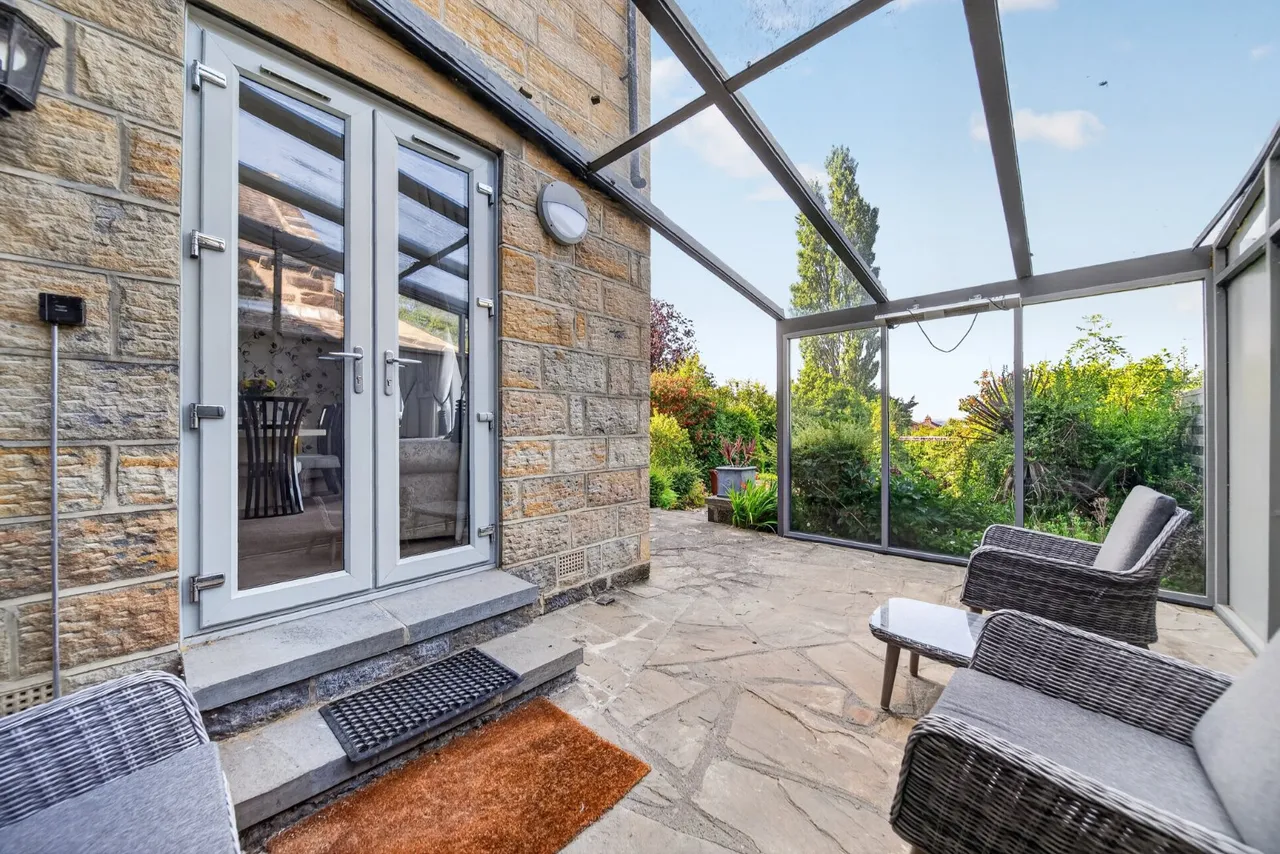 Broadgate Lane, Horsforth, LS18, photo 7