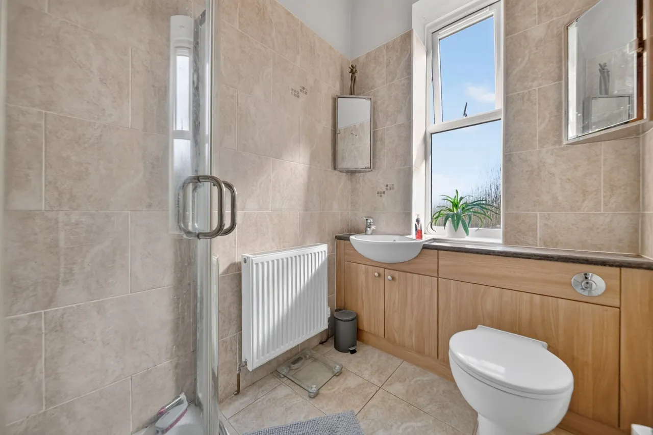 Broadgate Lane, Horsforth, LS18, photo 21