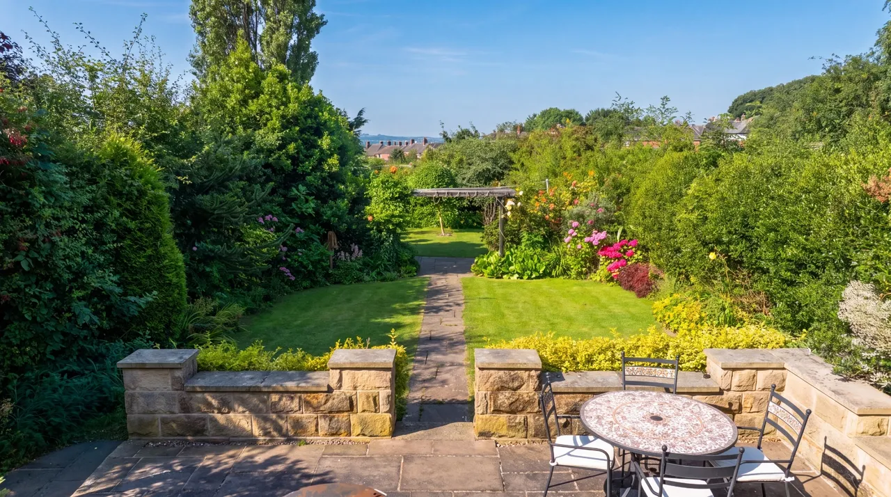 Broadgate Lane, Horsforth, LS18, photo 26