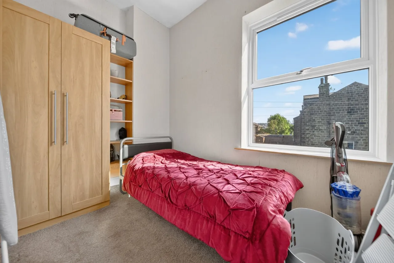 Broadgate Lane, Horsforth, LS18, photo 15