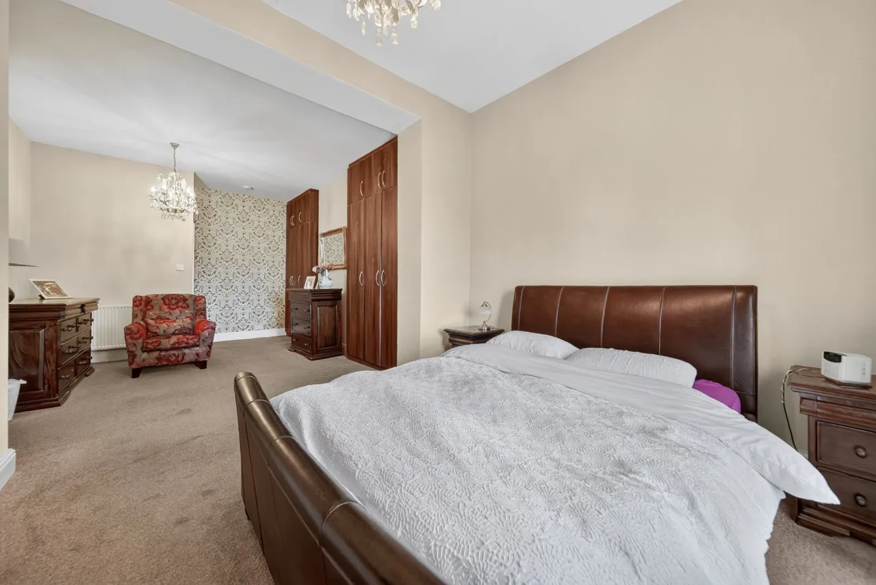 Broadgate Lane, Horsforth, LS18, photo 14