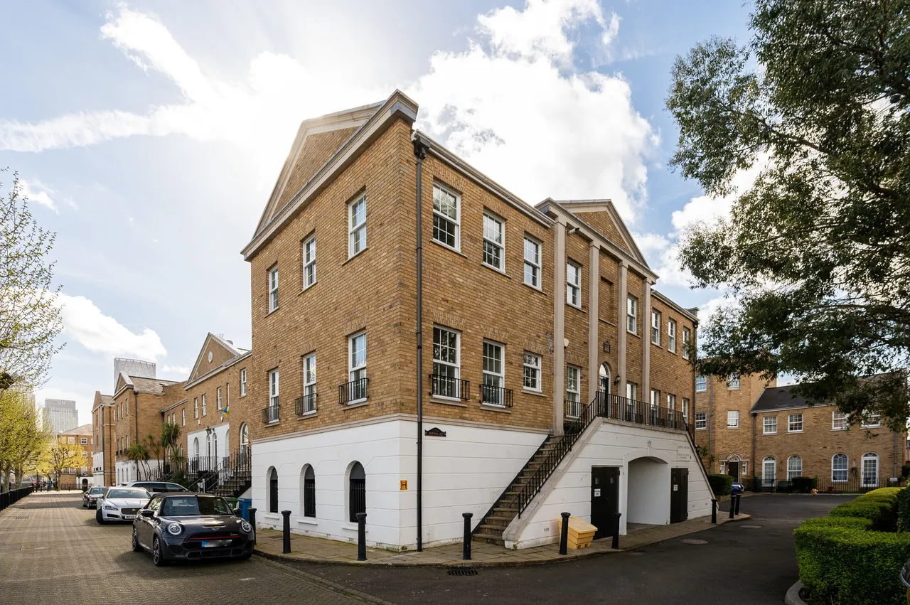 2 bed flat for sale — 3 Sophia Square, London