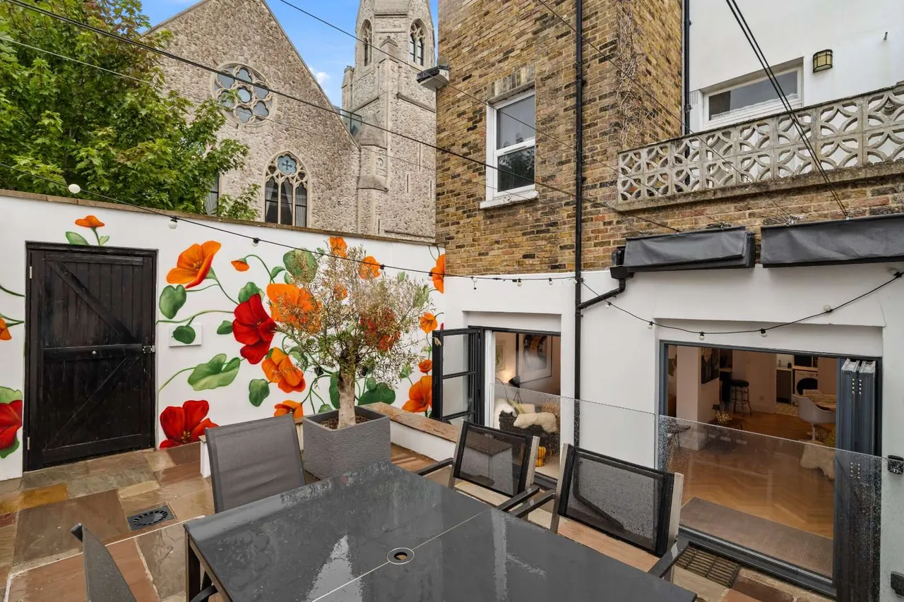 St. John's Hill, London, SW11 1SH, photo 3