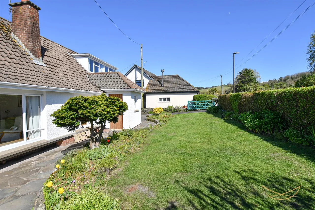 Whin Road, Ballygally, Larne, BT40 2QJ, photo 8