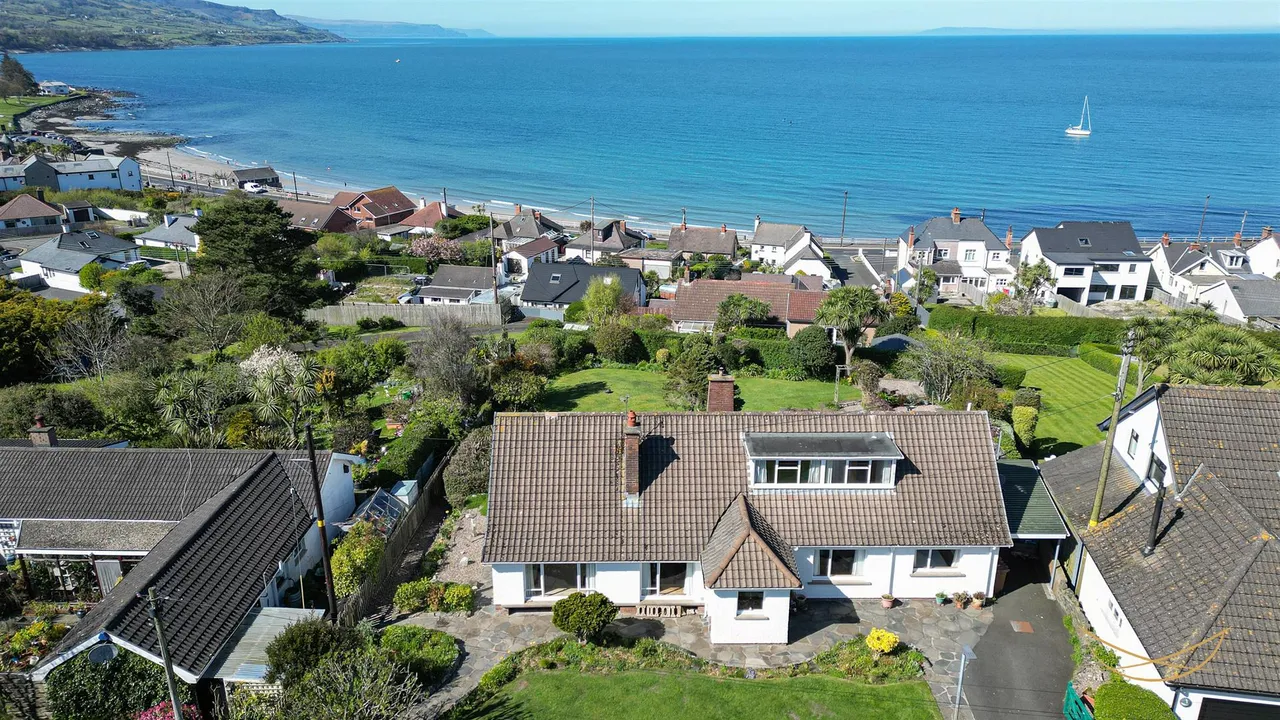 Whin Road, Ballygally, Larne, BT40 2QJ, photo 2